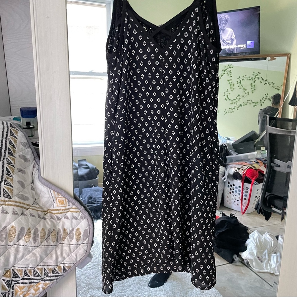 Black spaghetti striped dress
